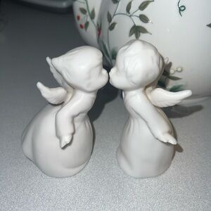 Vintage Schmid Brothers kissing angels